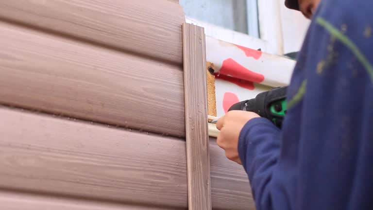 How To Choose The Right Materials for Your Siding Installation in 'Glenwood City, WI